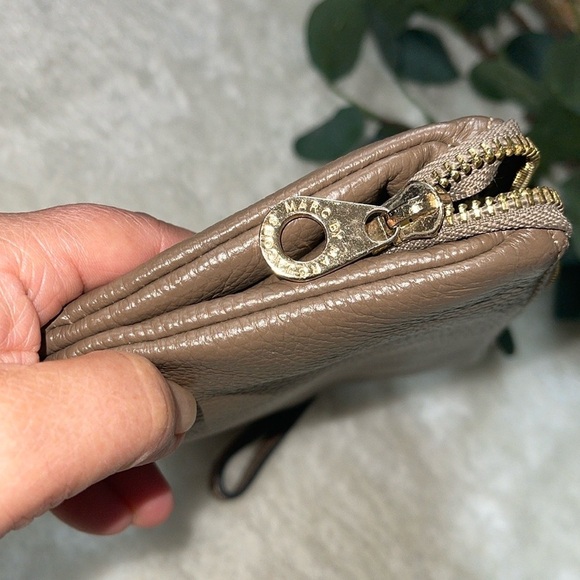 Marc by Marc Jacobs Brown Leather Wristlet - Picture 9 of 15